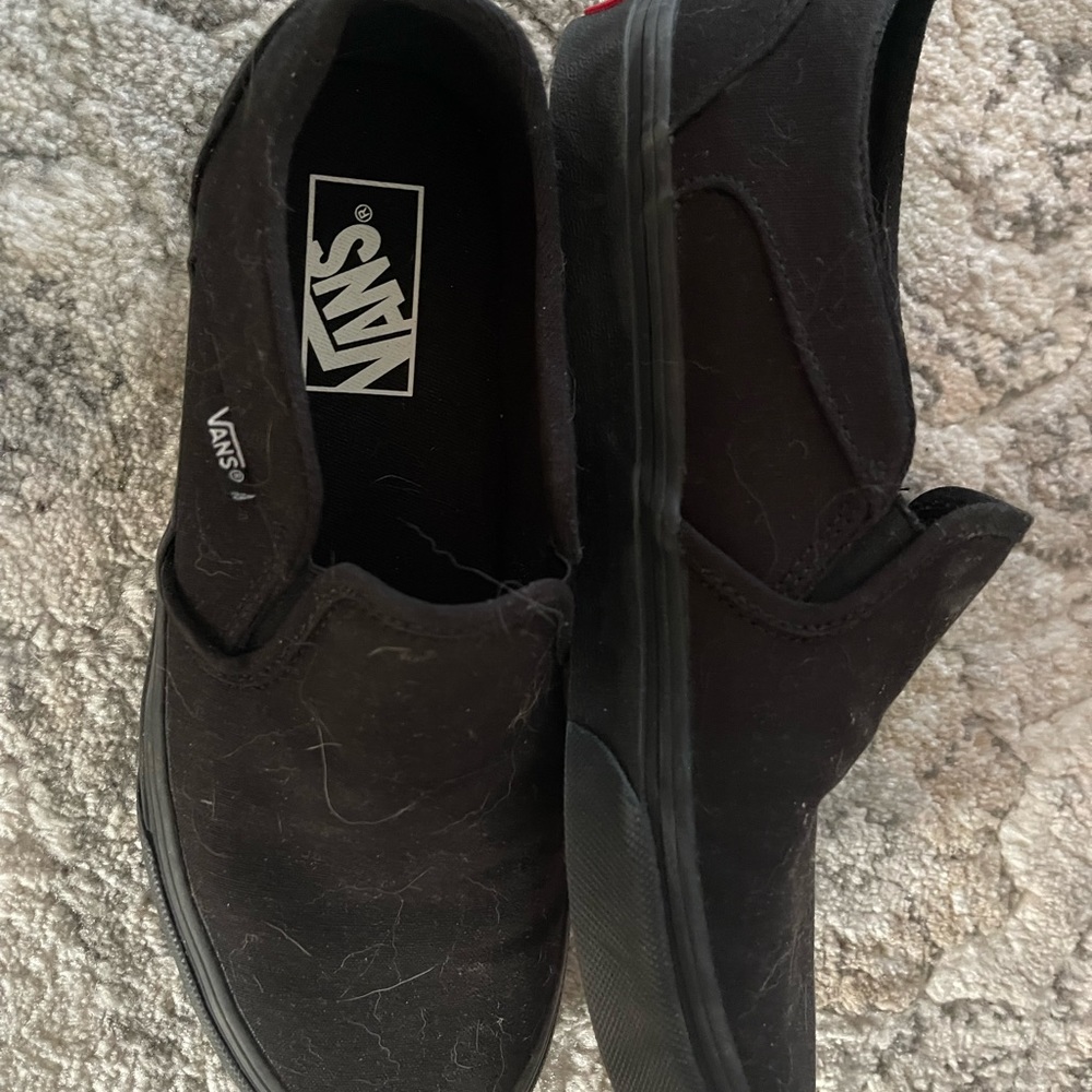 8.5 black slip on vans